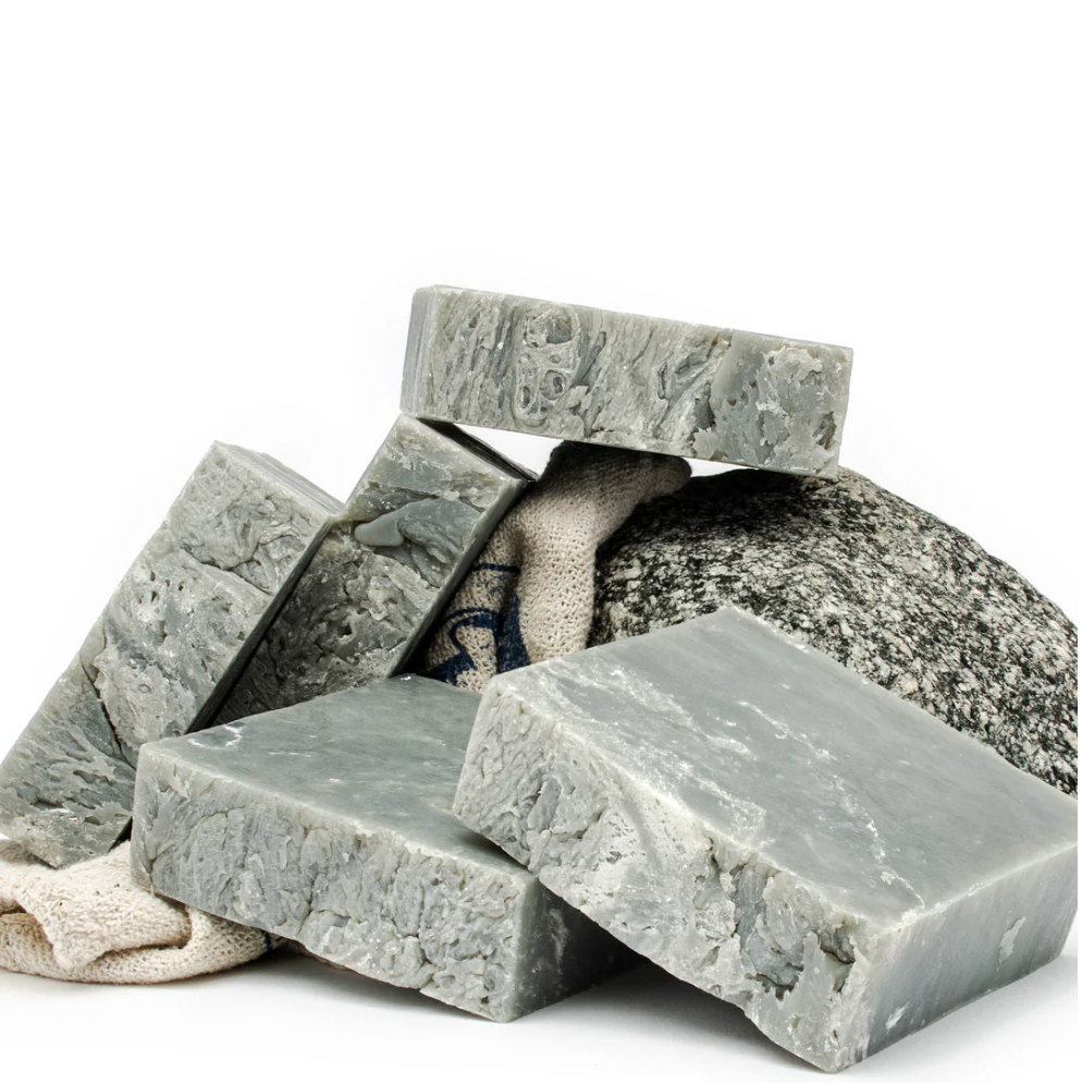 MNTN Stone Pumice
