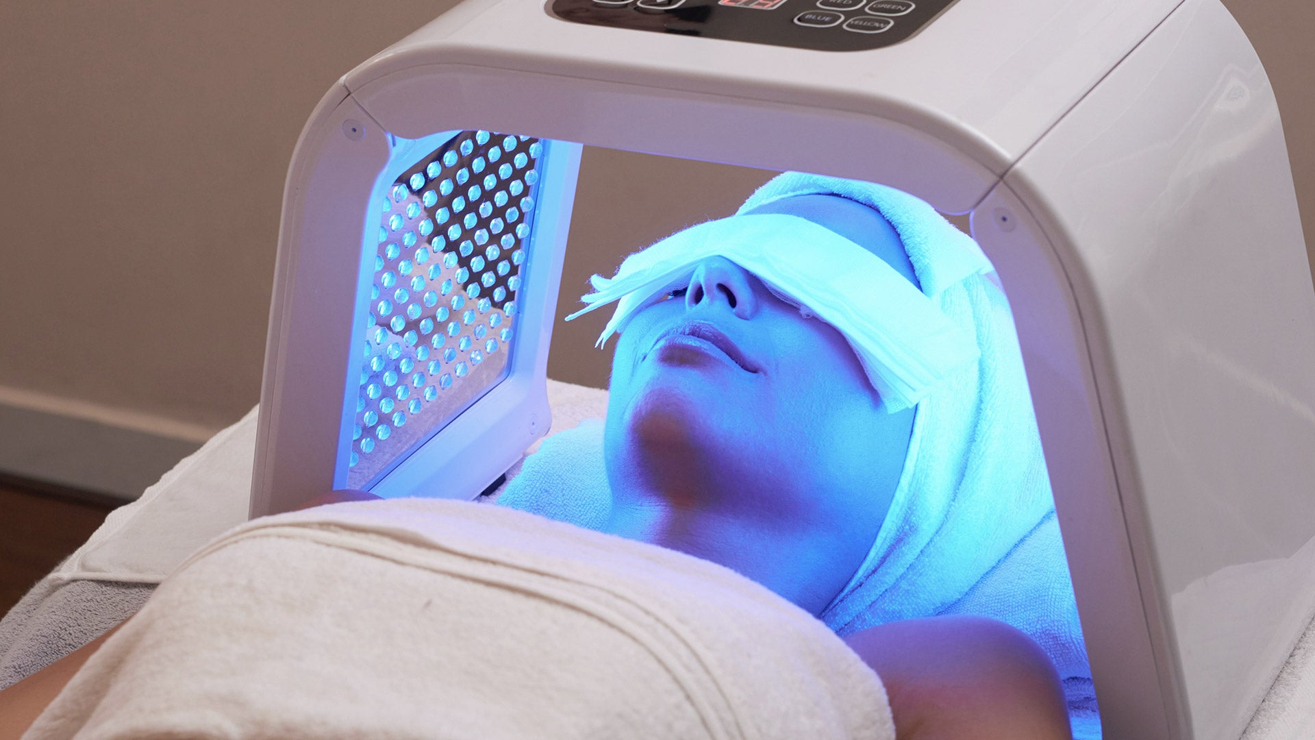 LED light therapy facial