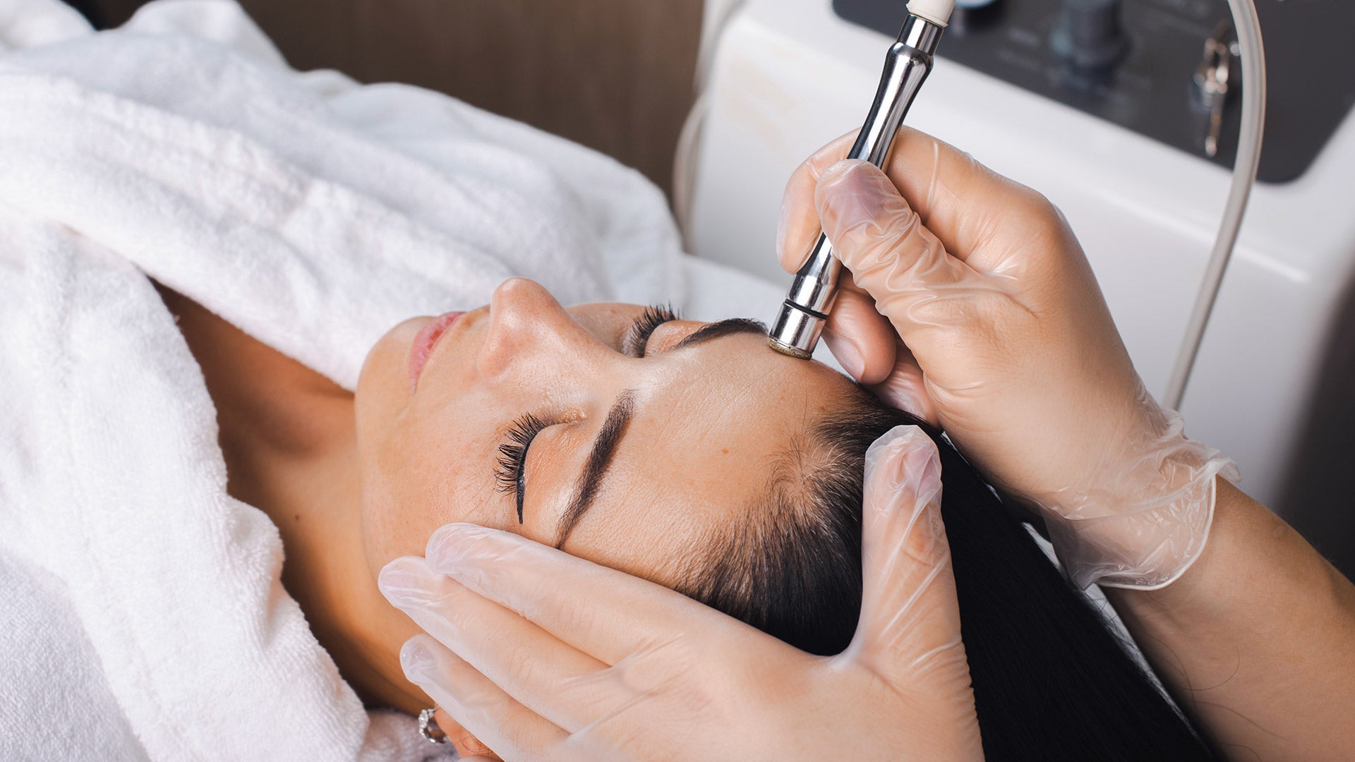 Microdermabrasion facial