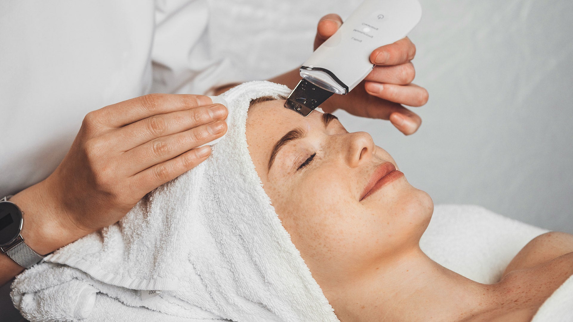 Ultrasonic Facial